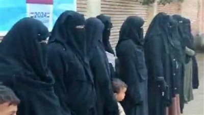 سيدات حزب النور بالمنيا يحتشدن أمام اللجان الانتخابية لحث المواطنين على المشاركة في الانتخابات الرئاسية