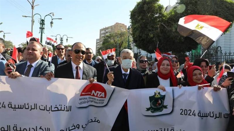 محافظ المنيا يقود