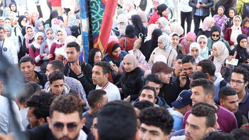 مسيرة حاشدة لطلاب