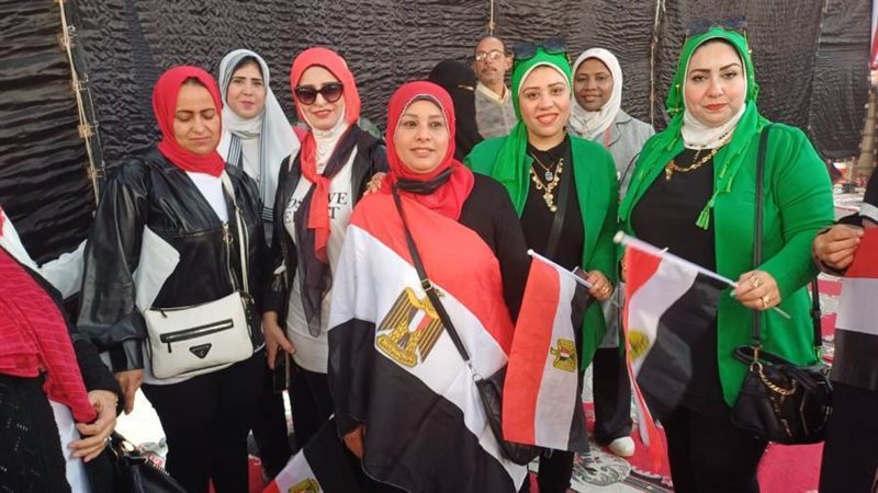 سيدات الشرقية ترتدي