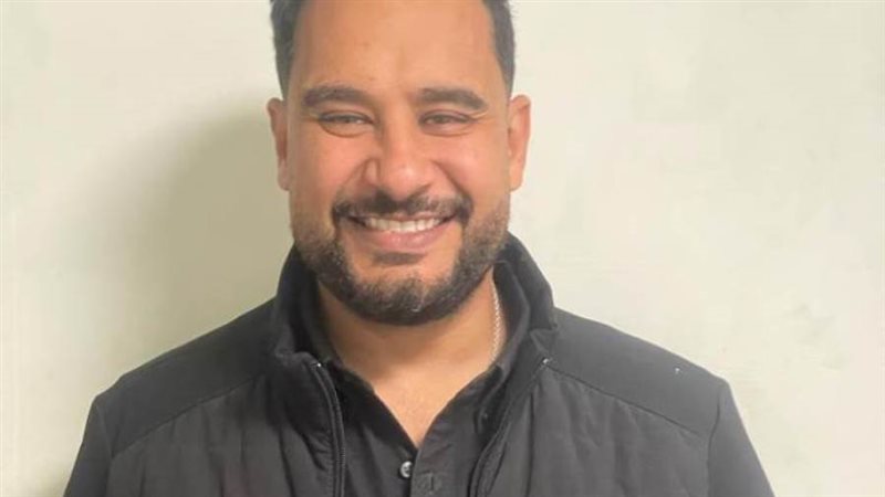 الإعلامي كريم رمزي