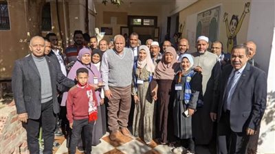 محافظ الوادي الجديد يتابع سير اللجان الانتخابية بقرى مركز الداخلة