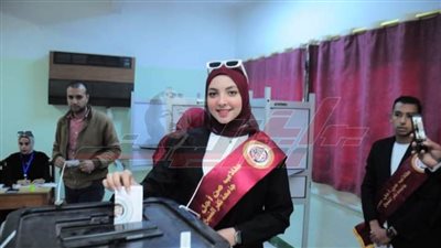 إقبال كثيف من طلاب جامعة كفر الشيخ على لجان الوافدين للإدلاء بأصواتهم