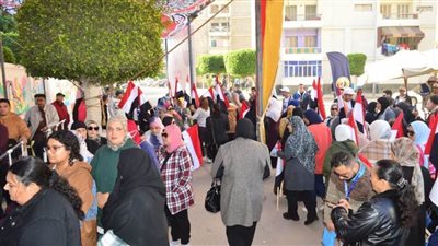 إقبال كثيف من الناخبين على اللجان الانتخابية بمحافظة بورسعيد