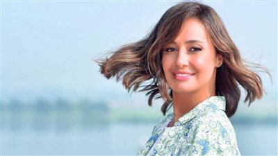 حلا شيحة تعتذر للفنانين وتتجهز للعودة