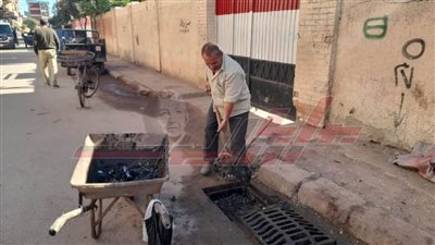 تطهير شبكات صفايات الأمطار والصرف الصحي بكفر الشيخ 