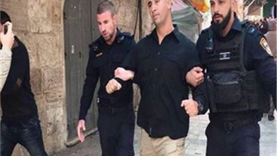 الاحتلال الإسرائيلي يعتقل حارسين للمسجد الأقصى ويفجر منزلاً في جنين بالضفة الغربية