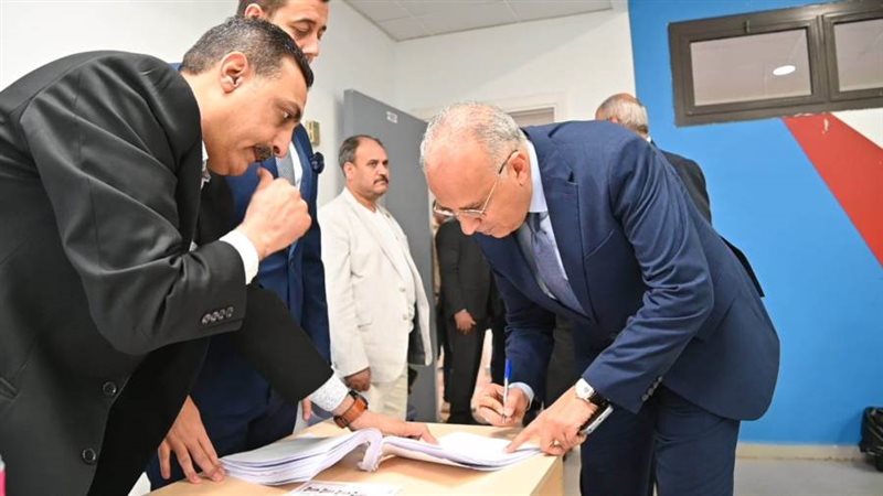 وزير الري يدلي بصوته