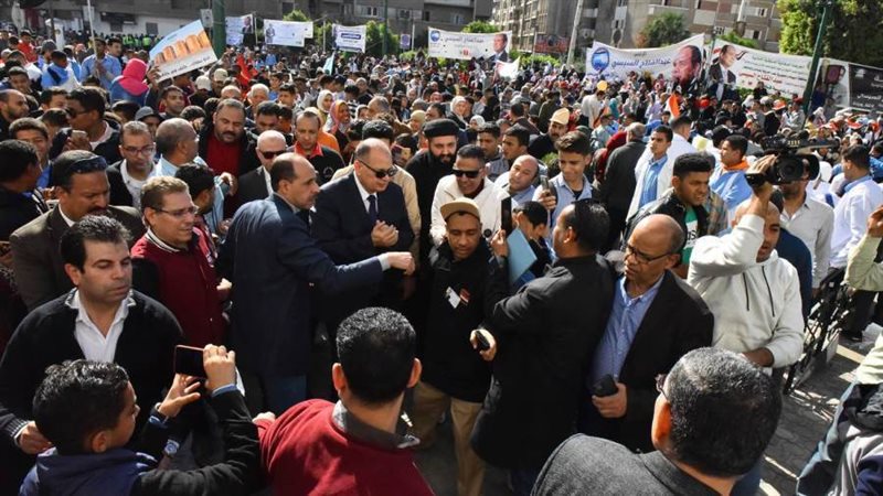 محافظ أسيوط يتقدم