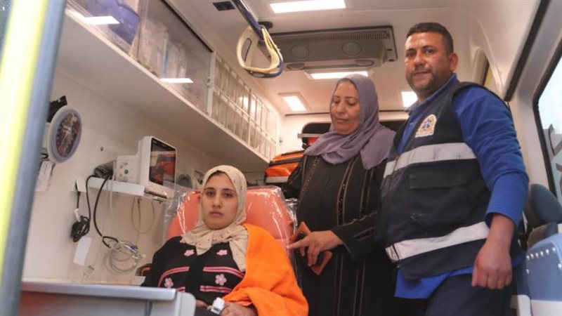 سيدة تدلي بصوتها