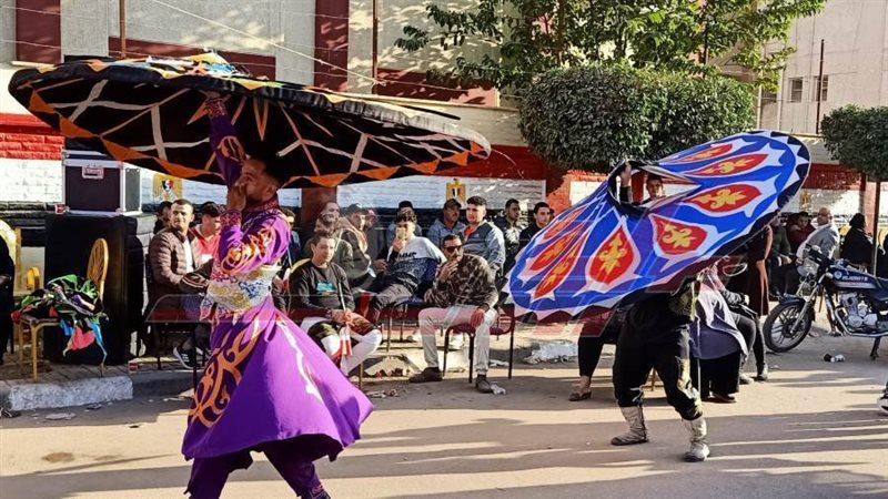 اجواء احتفالية أمام