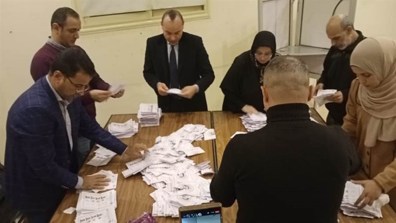 بدء عملية فرز الأصوات