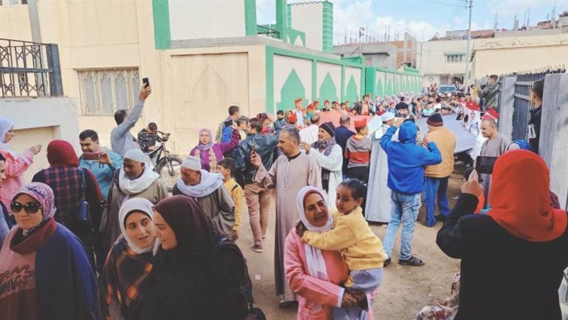 مواطنوا البحيرة فى