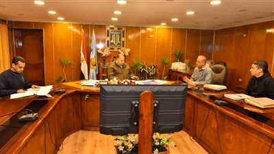 محافظ أسيوط: تثبيت 296 من العمالة المؤقتة والعاملين بالصناديق والحسابات الخاصة 