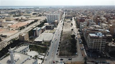 محافظ الإسماعيلية يُوجِّه بتطوير ورصف منطقة الدوحة وإنشاء حديقة مفتوحة بها