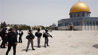 عاجل| بعد تدنيس الاحتلال مسجدًا.. اقتحام كُنيس يهودي ورفع الأذان فيه