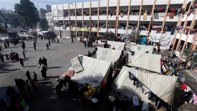 إصابة عدد من الصحفيين والمواطنين في قصف مدرسة تؤوي نازحين في خان يونس