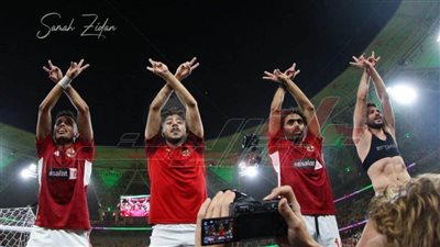 عاجل.. بالهتاف لفلسطين.. الأهلي يحتفل مع جماهيره بالتأهل لنصف نهائي مونديال الأندية.. 