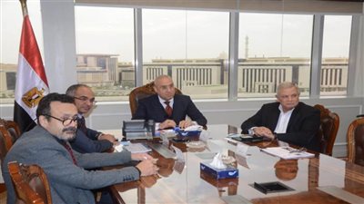 وزير الإسكان يتابع موقف تنفيذ مشروع تحسين نوعية المياه بمصرف “كيتشنر” 