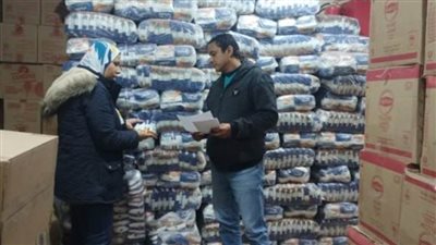 تموين الإسكندرية تضبط طن سكر بشركة مخالفة.. و