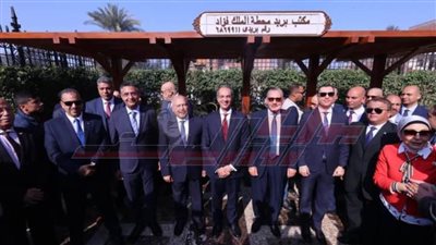 رئيس مجلس إدارة الهيئة القومية للبريد يستعرض خطة لتطوير