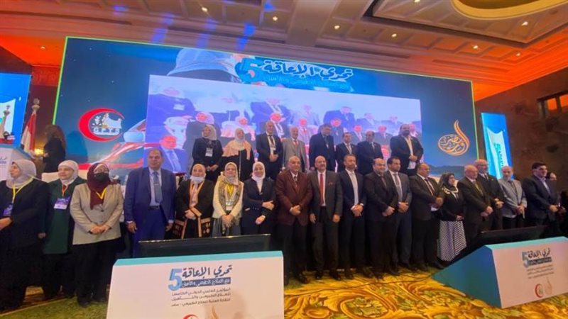 أساتذة الطب حضور