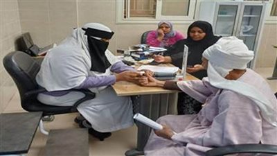 تنظيم يوم طبي لتقديم الخدمات الصحية لأهالي الكرور بأسوان
