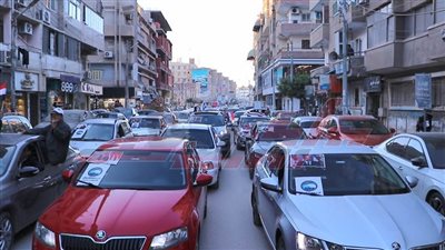 مسيرة بالسيارات بمحافظة كفر الشيخ حاملين الأعلام وصور الرئيس احتفالا بالفوز الكاسح فى الانتخابات