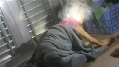 عاجل.. ضاع العمر في تربية العاق وفي الآخر رماها أمام باب منزلها