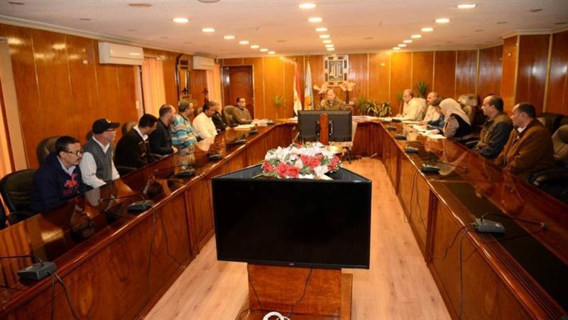 محافظ أسيوط يواصل