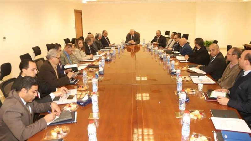 وزير الزراعة يتابع