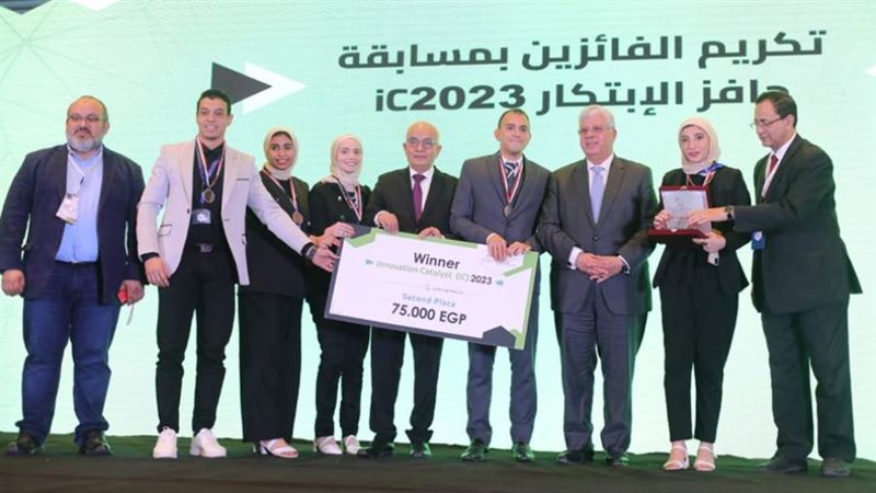 وزيرا التعليم والتعليم