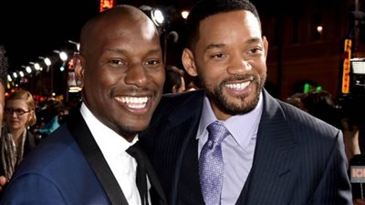 تيريس جيبسون يحقق حلمه بزيارة مصر (فيديو)