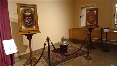 متحفا المركبات الملكية وجاير اندرسون يحتفلان باليوم العالمي للغة العربية 