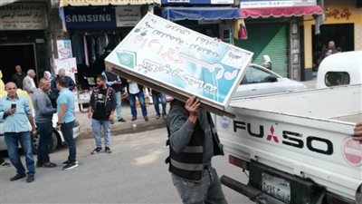 حملات مُكبرة لإزالة الإعلانات واللافتات المخالفة بأحياء الإسكندرية