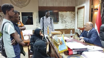 رئيس جامعة سوهاج يلتقي عددًا من الطلاب السودانيين