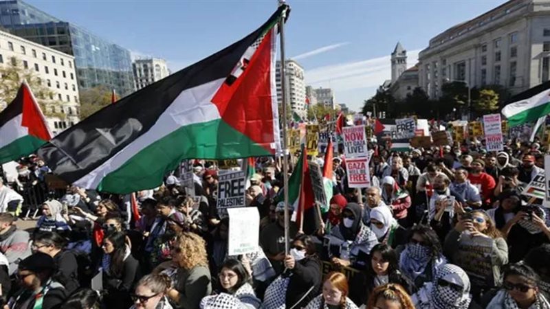 تظاهرات حاشدة في