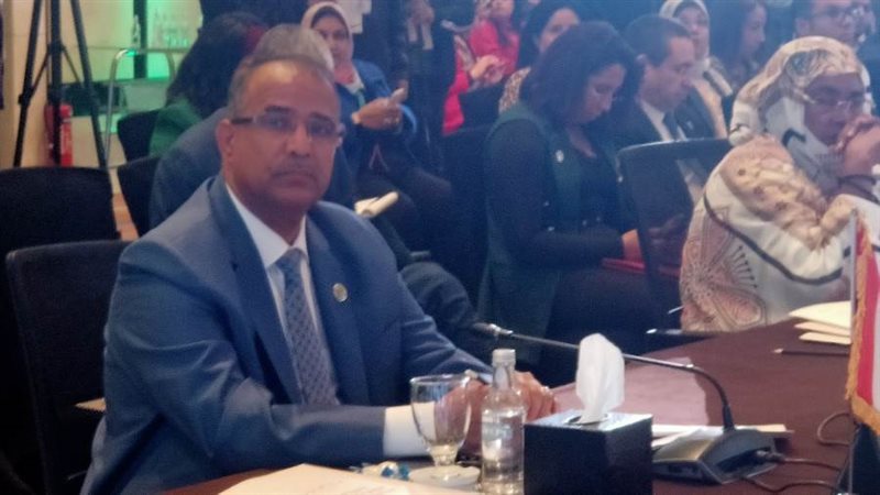 وزير الشؤون الاجتماعية