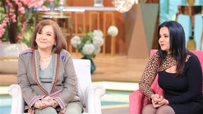 هناء الشوربجي تكشف صلة القرابة بينها وبين هدى هاني.. فيديو