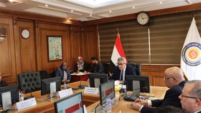 وزير التعليم العالي يستعرض تقريرًا حول الاجتماع الدوري للمجلس الأعلى لشؤون التعليم والطلاب