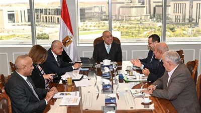 وزير الإسكان يتابع أعمال شركة التعمير لخدمات الصيانة.. ويوجه بتطوير أدائها