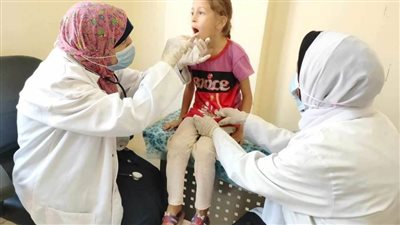 توقيع الكشف الطبي بالمجان على 1646 خلال قافلة طبية بمغاغة بالمنيا