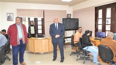 بدر يتابع اختبارات المتقدمين لمسابقة المهندسين بمكتبة مصر العامة بدمنهور