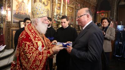 خلال احتفال بطريركية الروم الأرثوذكس بعيد الميلاد .. محافظ القاهرة: المصريون نسيج واحد