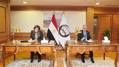 وزيرة التخطيط توقع بروتوكولًا لتشغيل 20 مركزًا متنقلًا لتقديم خدمات النيابة العامة