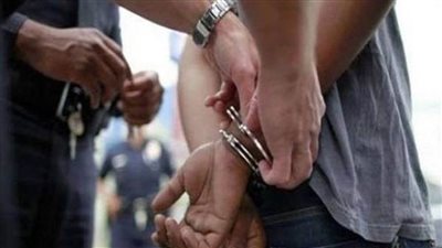 القبض على متهم سرق دراجة نارية من أمام محل تجاري بكفر سعد بعد تداول الواقعة على الفيسبوك