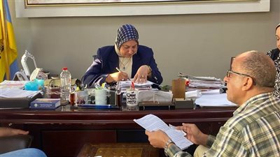 محافظ الإسكندرية: يؤكد على استمرار عقد لقاءات جماهيرية بالمواطنين 