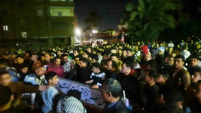 في جنازة مهيبة.. تشييع جنازة أسرة الشرقية شهداء الغاز.. صور