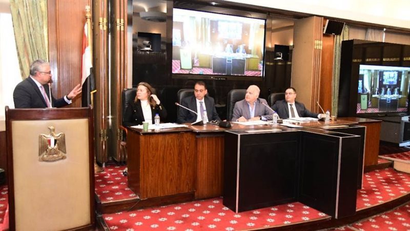 جانب من إجتماع اللجنة