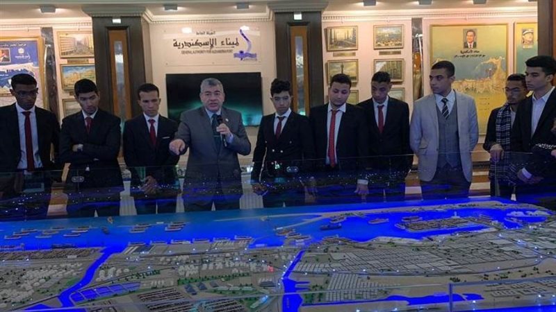 طلاب كلية علوم الفضاء